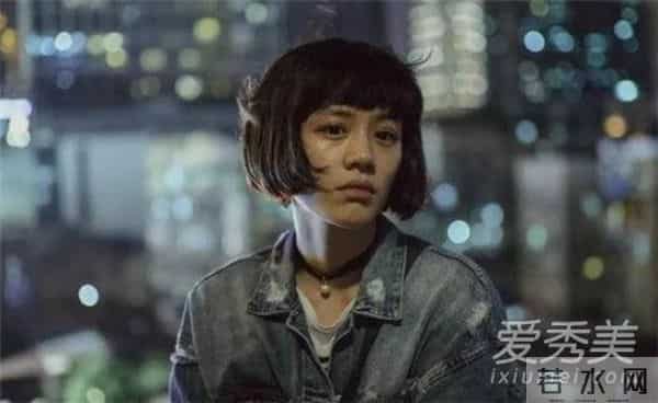 马思纯晒18岁照