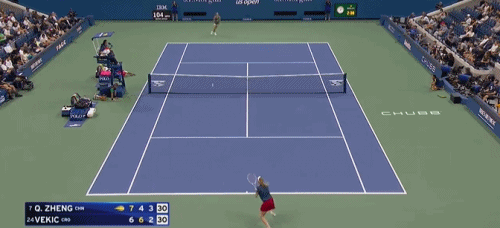 维基奇又被打得扔拍子