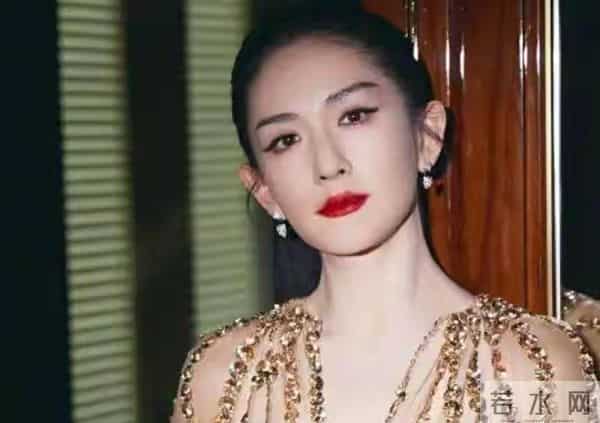 谢娜唱《她她她》引争议