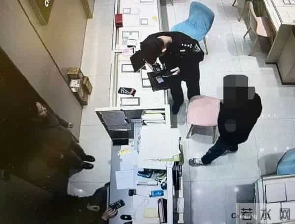 男子投资100万剩1.99万 法院判了