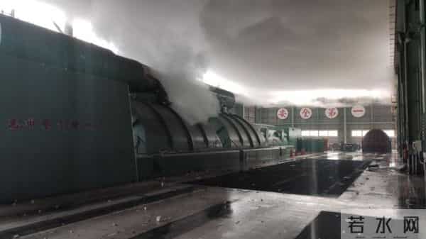 台湾无预警大停电 引发交通混乱