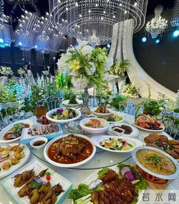 吃席遇直升机悬停