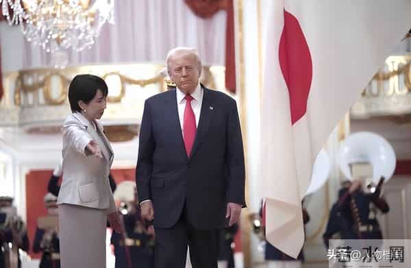 东京大楼爆炸瞬间 有人高喊快逃