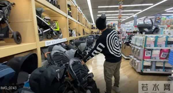 郑爽街头抽烟被拍