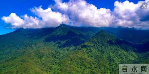海南一漂流景区五一堵船了