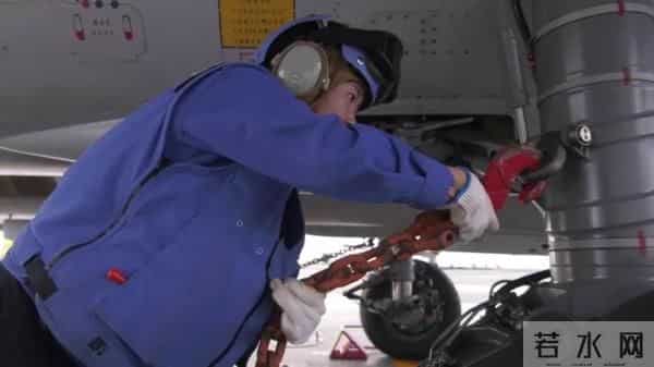 直击辽宁舰内部:女舰员区布置温馨