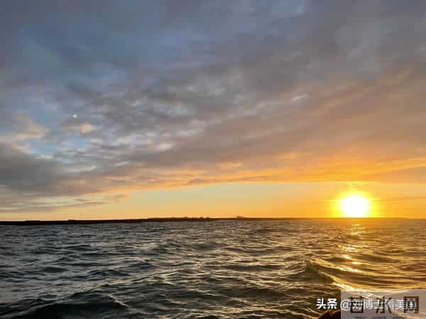 两名俄罗斯人乘船跑到阿拉斯加