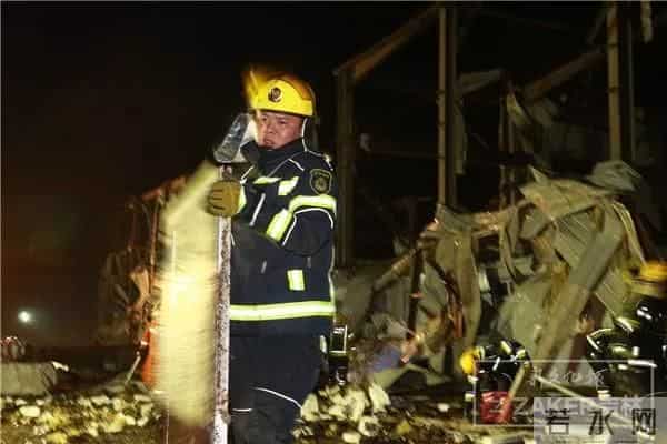 辽宁突发龙卷风 事发地在居民区附近