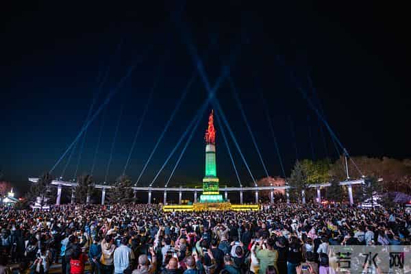 青岛栈桥捞手机主打一个捞1送1