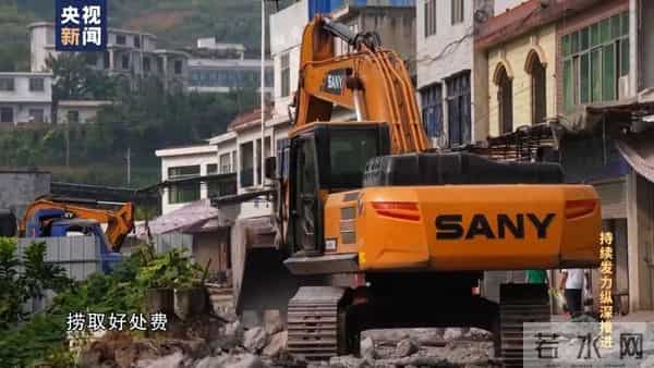 贪官连村头的垃圾桶都不放过