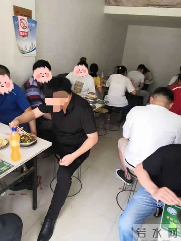 开豪车男子踢翻外卖小哥电动车