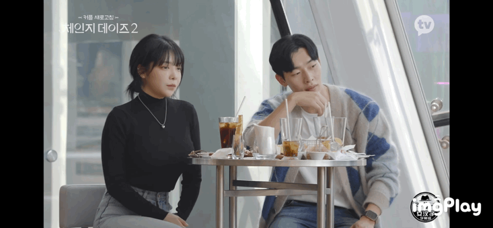 四川地震瞬间女幼师冲回屋救人