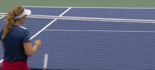 维基奇又被打得扔拍子