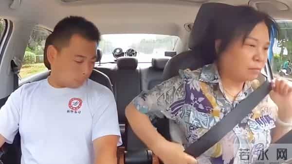 女子科三把安全带系错考官面如死灰