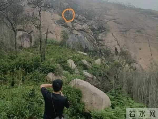男子被困悬崖3天2夜一刻不敢闭眼