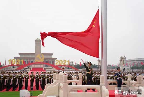 礼兵队伍俯拍太震撼了