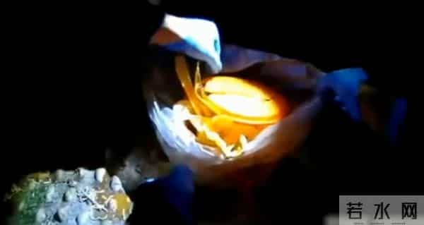 女子被30楼扔下的麻辣烫当场砸晕