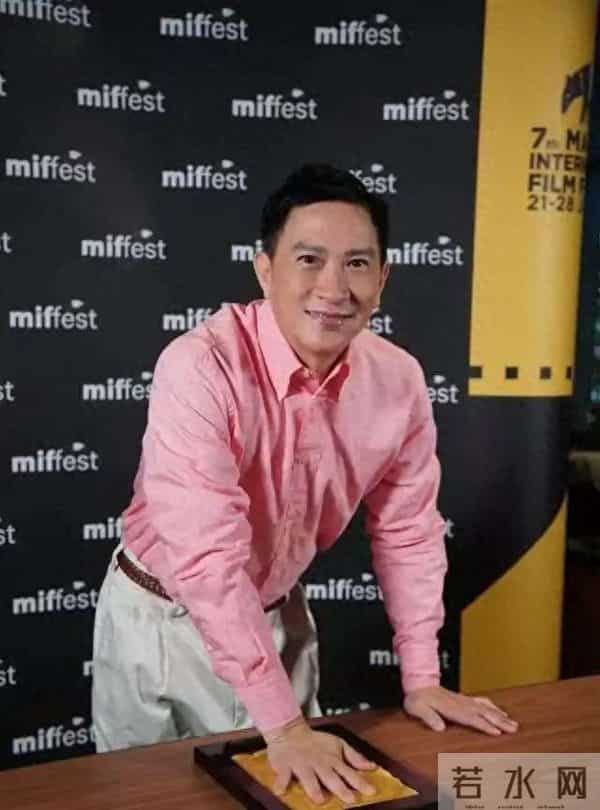 大家好我是渣渣辉