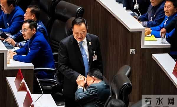 泰国考虑为外国游客提供免费机票