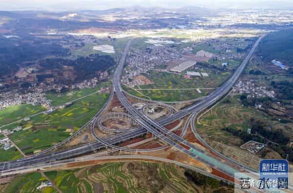 四川乐山大佛脚下河床裸露