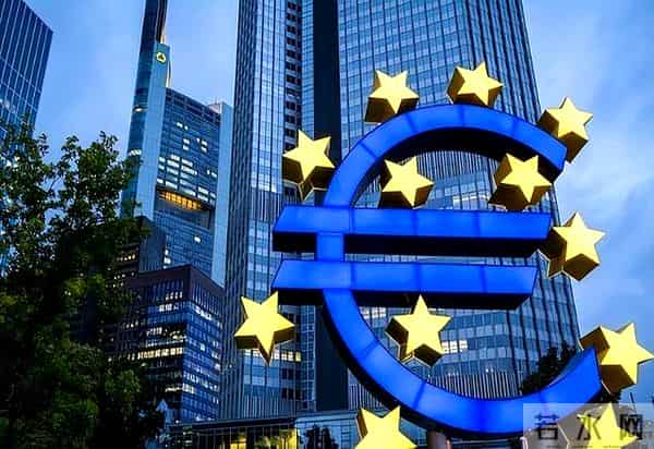 两象打架一象中间劝和