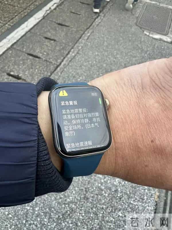 女子游日本-经历地震又遇飞机起火