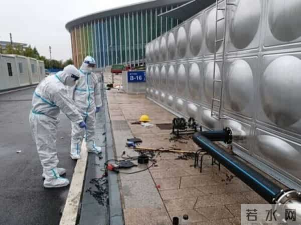 上海有方舱严重漏雨