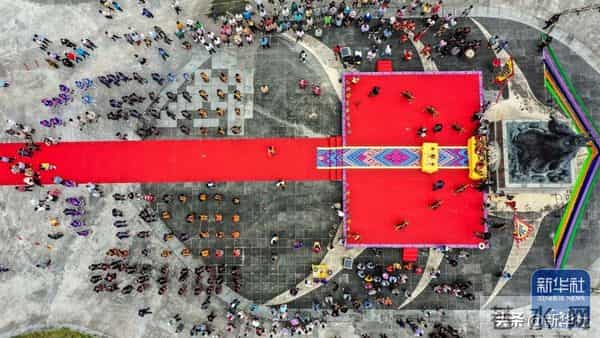 四川乐山大佛脚下河床裸露