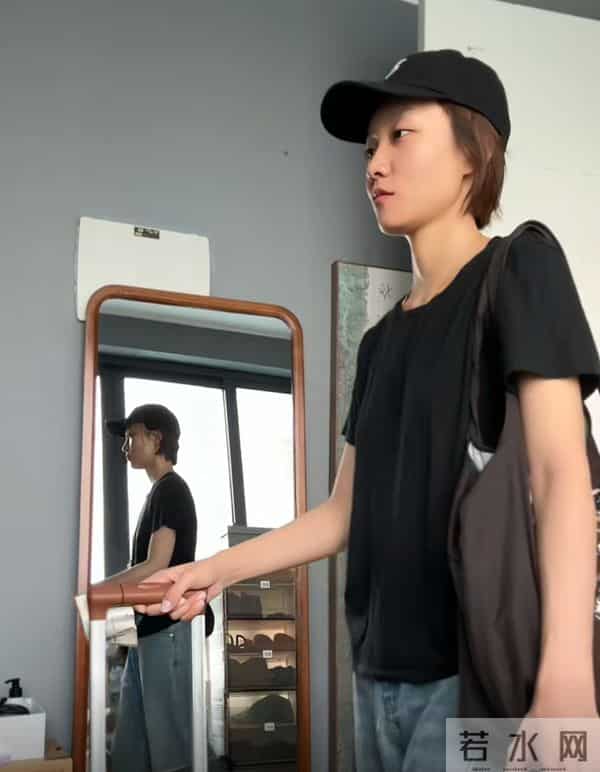 网红当大学老师遭质疑-本人回应