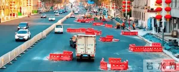 保定一马路像卡丁车赛道-官方回应