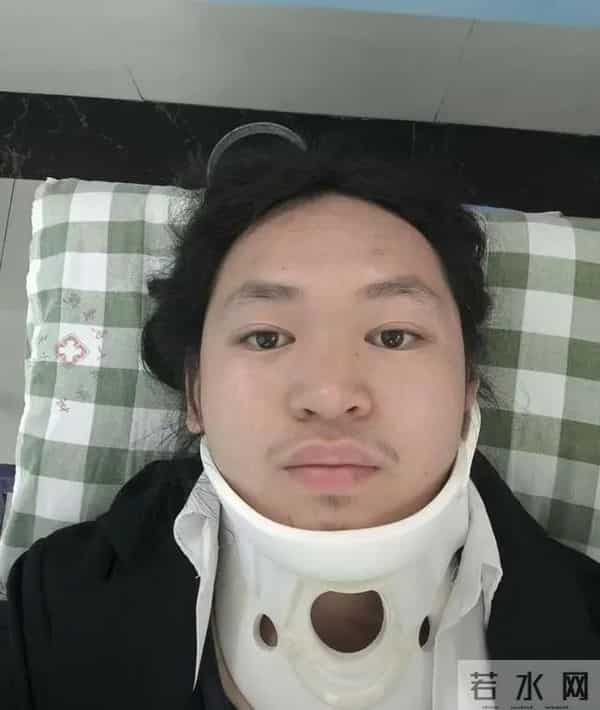 男孩按停扶梯致女孩摔伤 双方和解