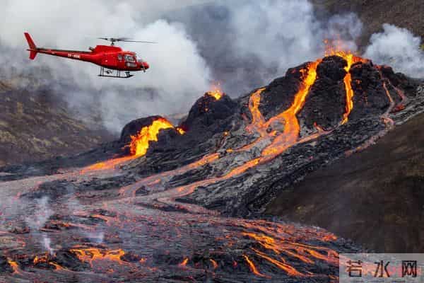 10天地震2万次 冰岛火山或将喷发