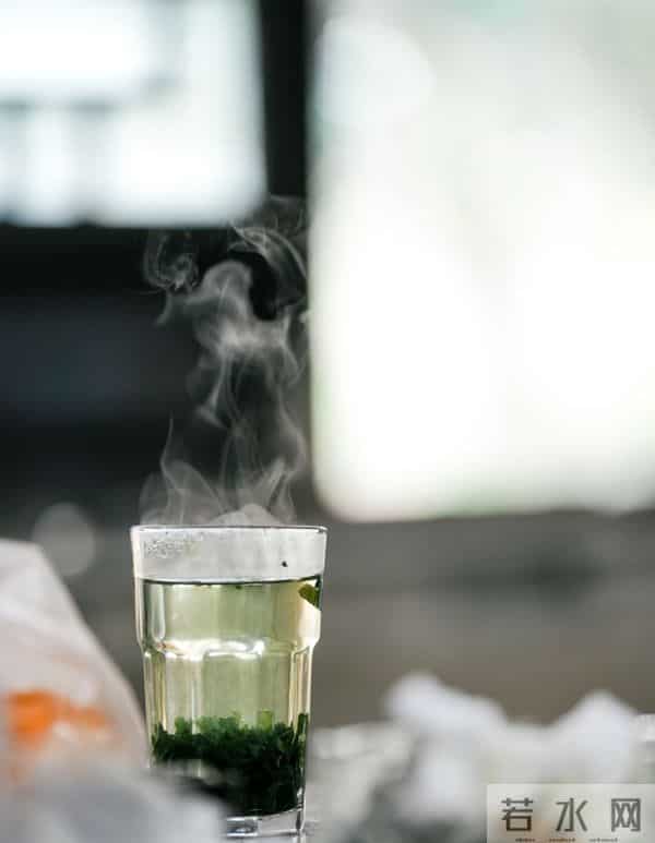 大学生赚1万多奖自己中国游