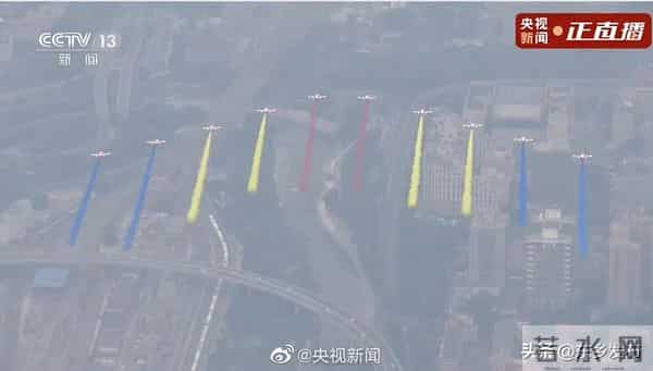 礼兵队伍俯拍太震撼了