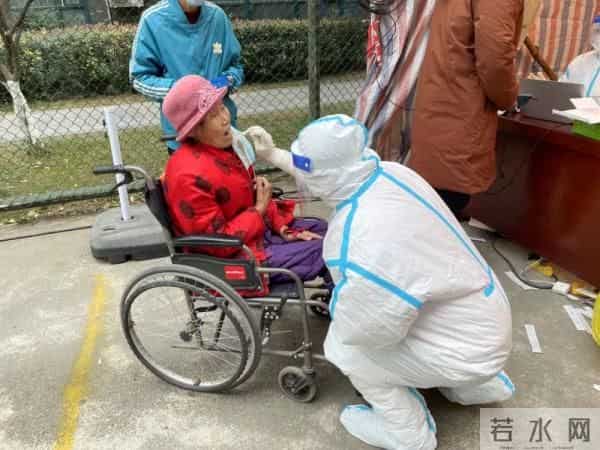 多地医护紧急驰援西安抗疫