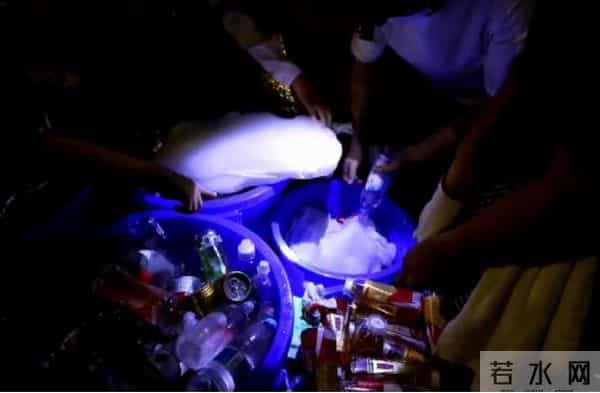 山火救援：女娃不上 20岁以下不上