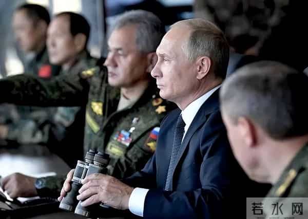 克里米亚大桥爆炸瞬间-火海掩埋车辆