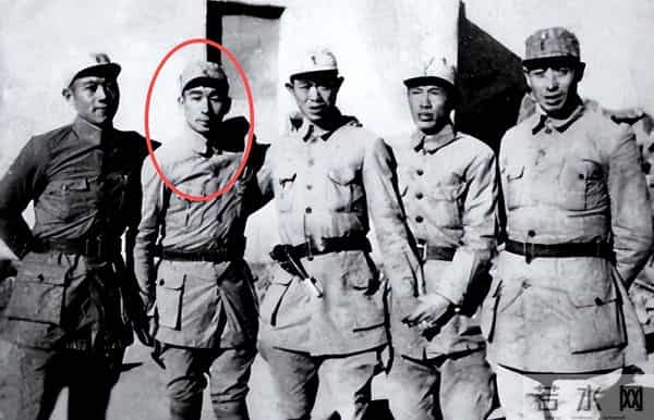 3个亲姐妹嫁给同一单位3名军官