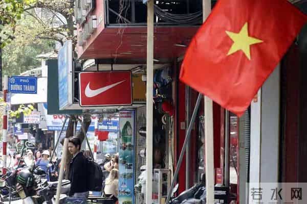 越南最牛股市崩了 金融股暴跌10%