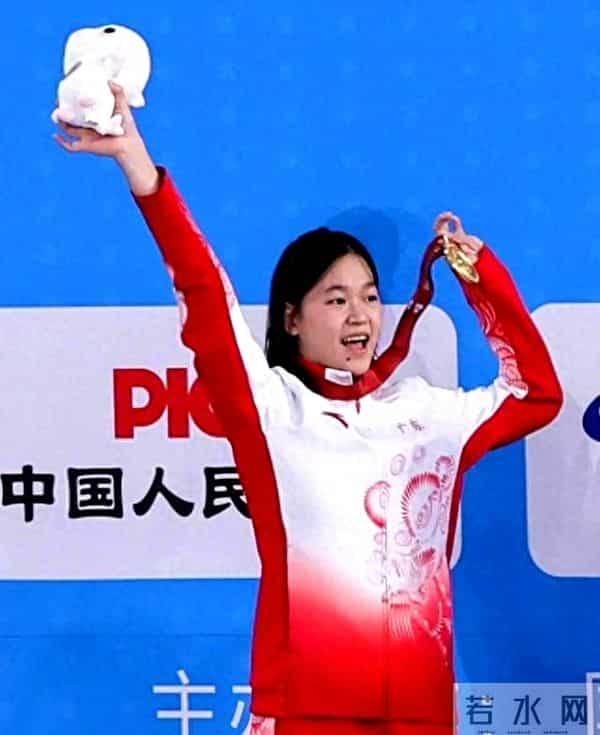 义乌老板24小时加班做乌龟