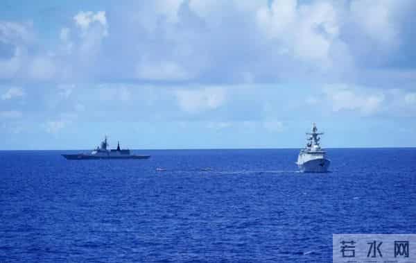 外长现场读宪法回应台湾问题