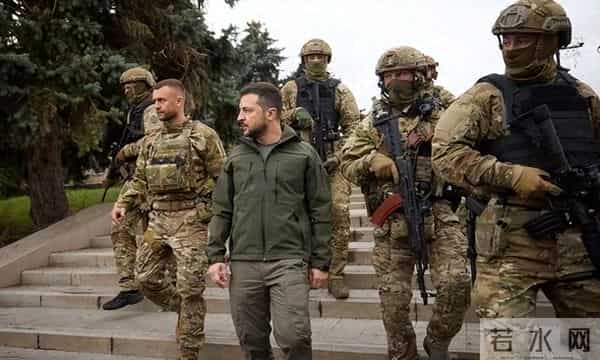 乌方称在一集体墓地发现数百具尸体