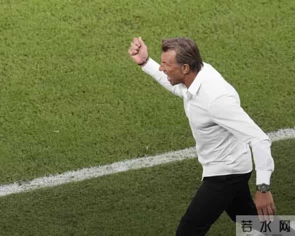 乌拉圭教练颜值引热议