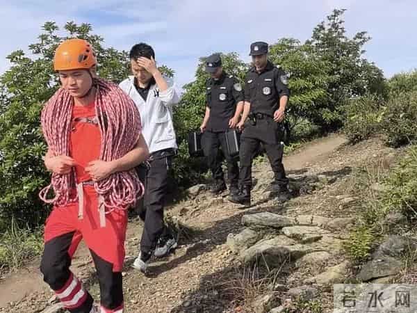 男子被困悬崖3天2夜一刻不敢闭眼