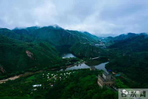 雨后长城云蒸雾绕