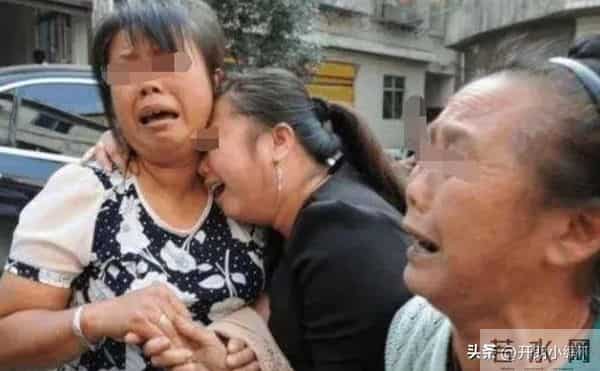 人贩子受审 谈及卖掉亲生子流眼泪