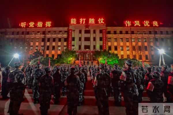 上千名医护集结驰援西安抗疫