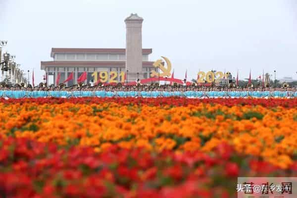 礼兵队伍俯拍太震撼了