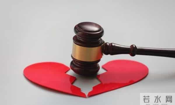 三成离婚与一方沉迷手机有关