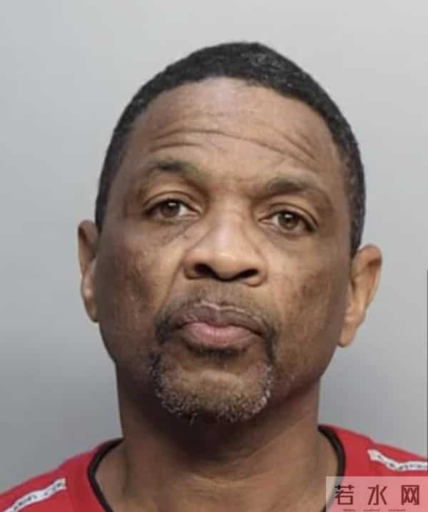 嫌犯认出法官是同学